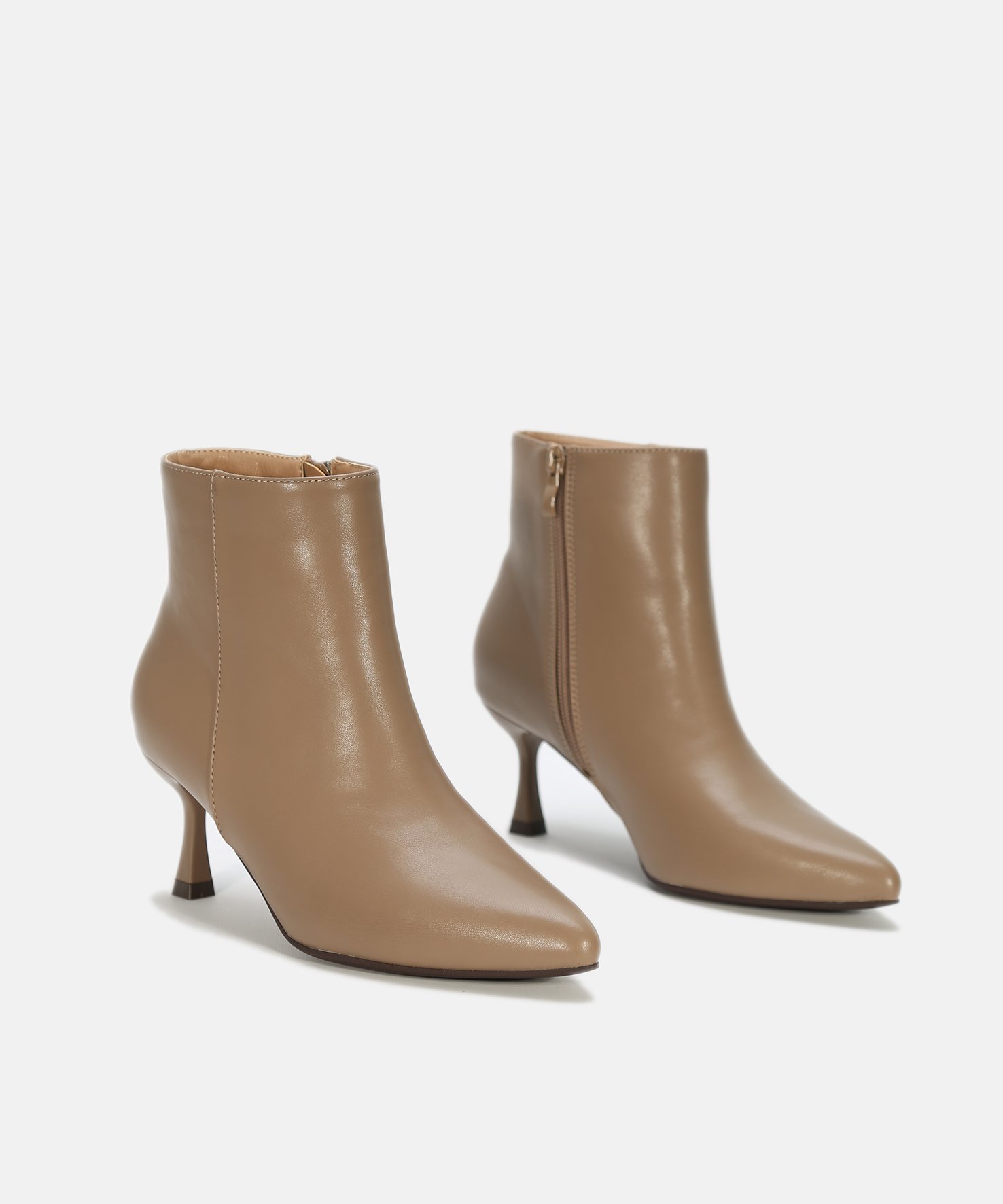 Botines tac&oacute;n fino image number null